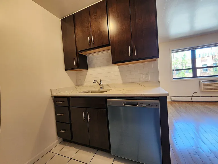 1111 W. Hollywood Ave — Photo 11