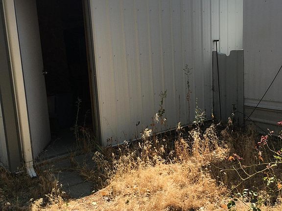 4th image of 1613 8th St SE