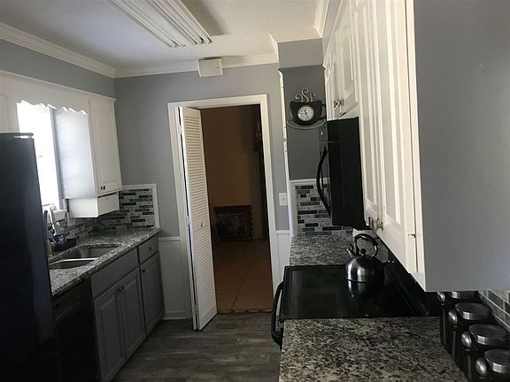 4th image of 131 Marshall Dr #131
