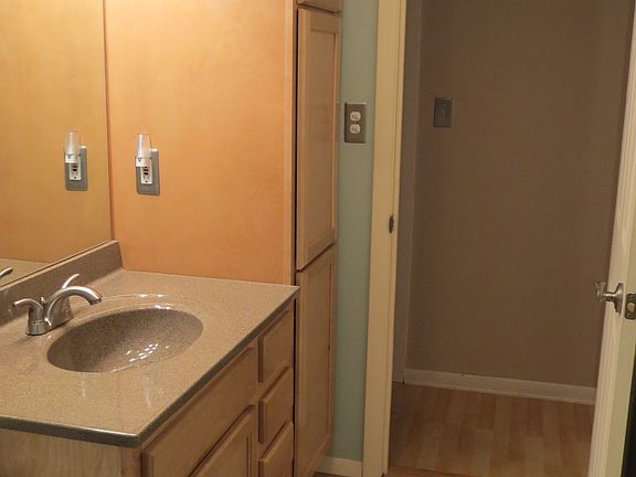 Maple bathroom