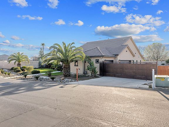 4th image of 2433 Diamante Drive