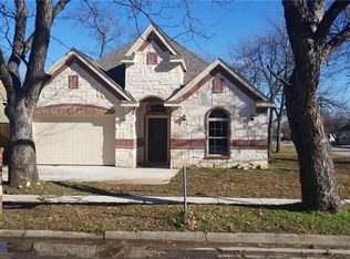 502 Ritchey St, Gainesville, TX 76240