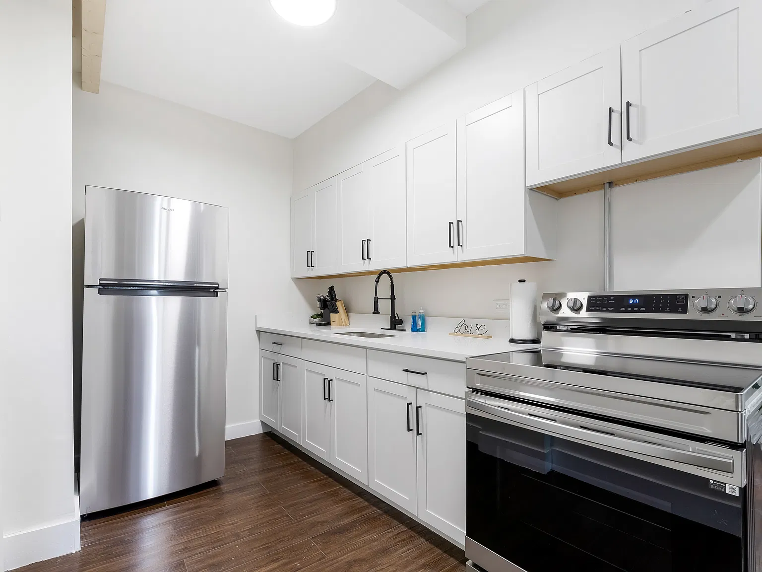 2 bed, 1000 sqft, $1,296 — Photo 4