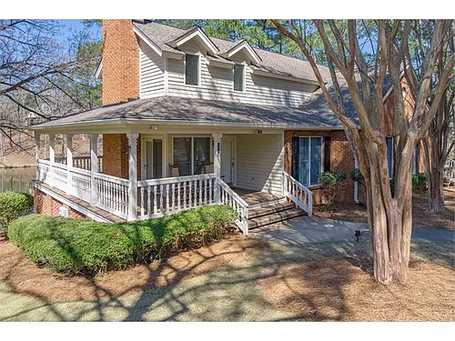 1023 Clubhouse Ln Photo 1