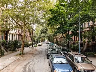 Rented by R New York