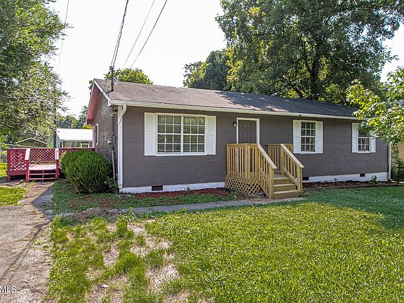 4th image of 304 Ault St