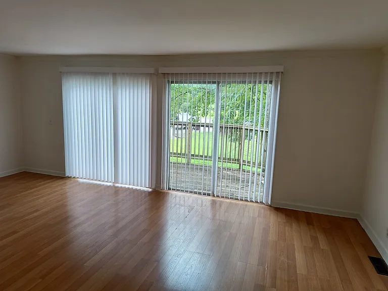 415 Raintree Pl — Photo 14