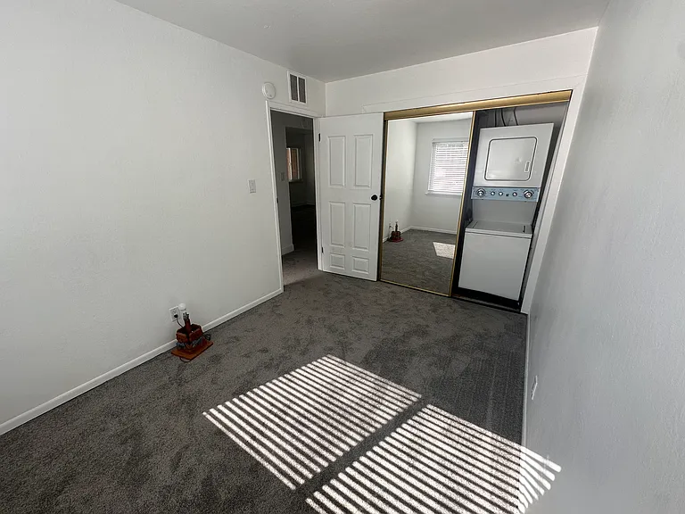 995 Paulson Ct #995 — Photo 8