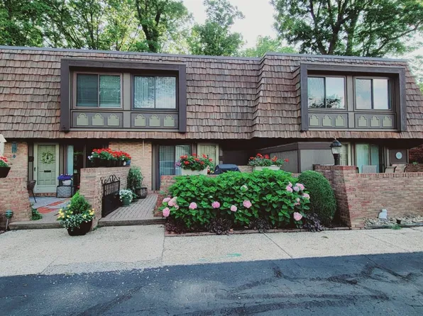 1120 By The Shores Dr APT 2, Huron, OH 44839