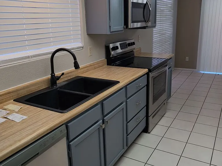 1113 W Highland St — Photo 5