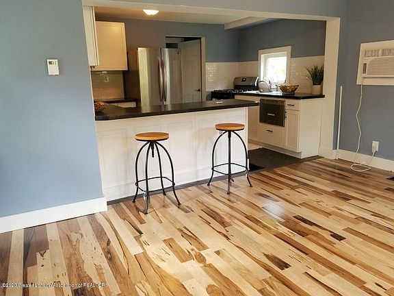 4th image of 710 S Magnolia Ave