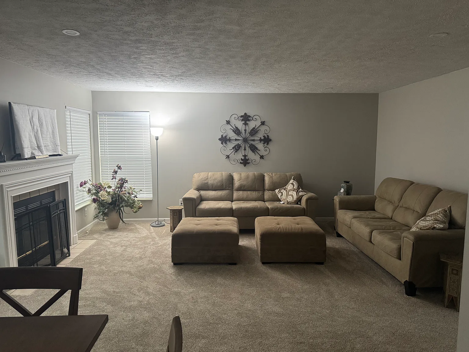 4 bed, 2.5 bath, 2558 sqft, $3,500 — Photo 1
