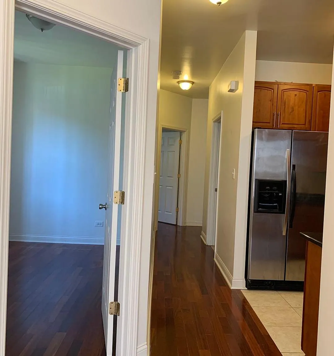3542 S Parnell Ave — Photo 4