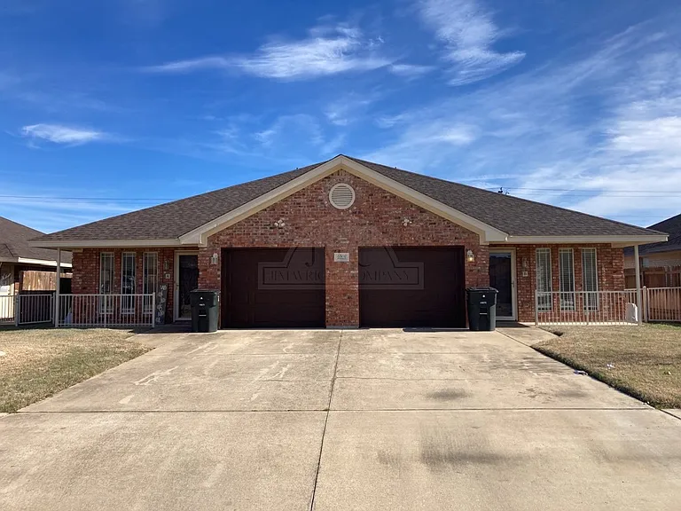 4502 Pennington Ave — Photo 1