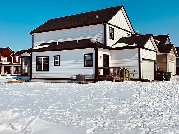 2nd image of 2083 SW Cascade Falls Dr