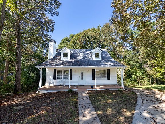 2nd image of 2922 Waterford Dr
