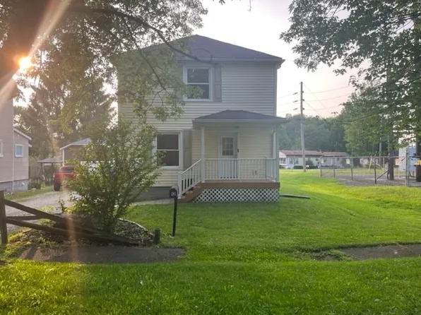 12 Bessemer St, Albion, PA 16401