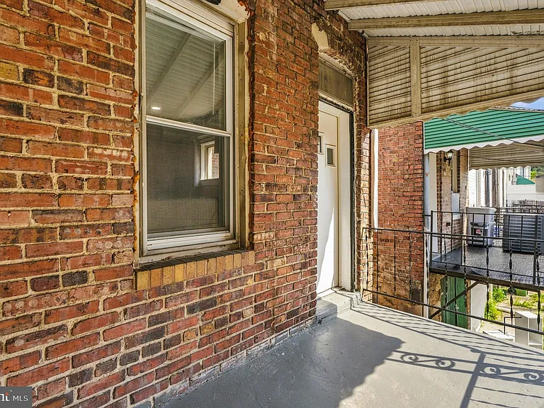 1516 N Luzerne Ave — Photo 30