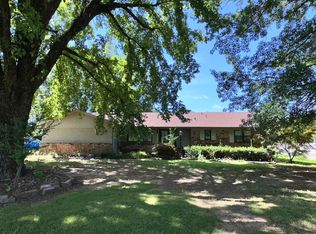 2605 W Commercial St, Ozark, AR 72949