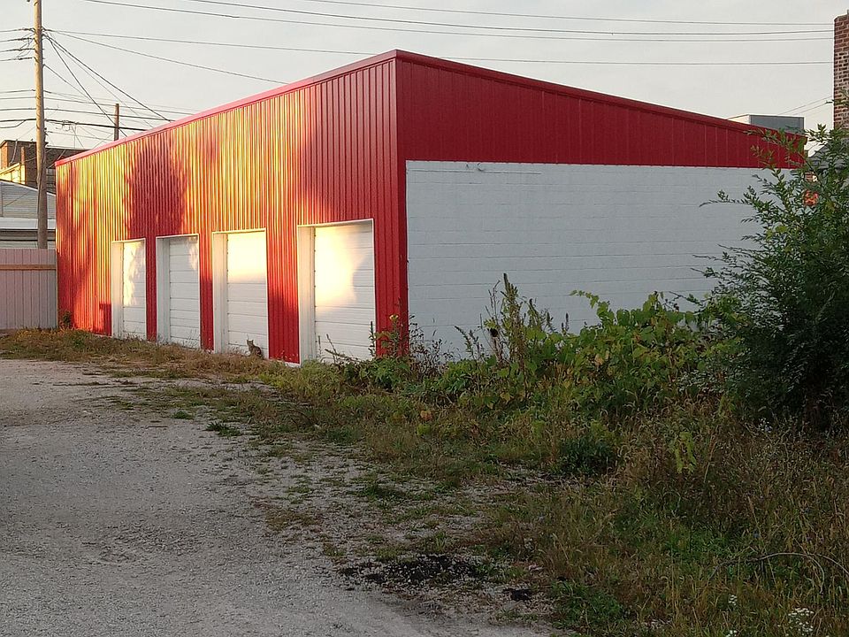 2nd image of 305 W 1st St