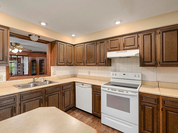 4th image of 1237 S Brite Avenue