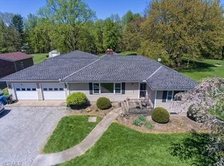25434 Briarwood Ln, Columbia Station, OH 44028