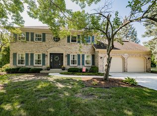 716 Spindletree Ave, Naperville, IL 60565