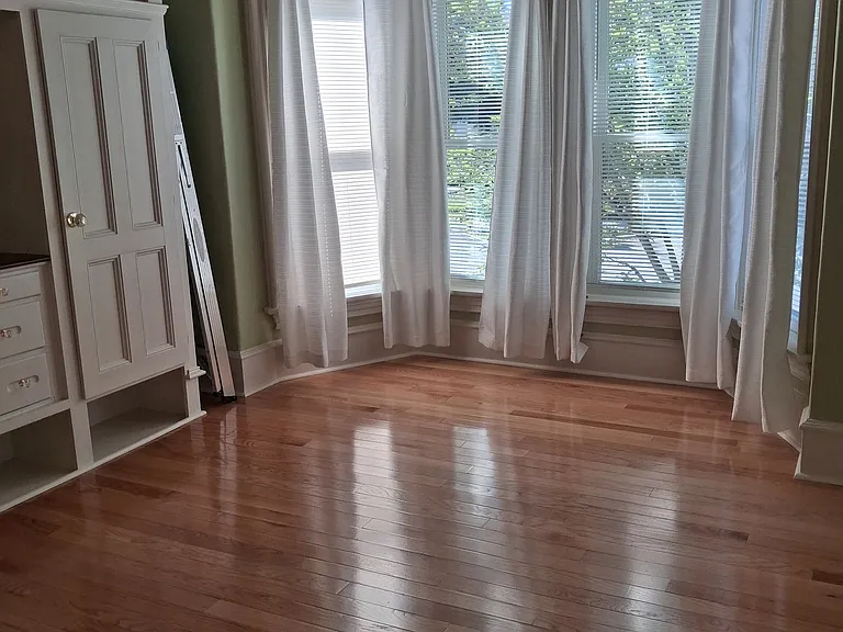 33A Kinsley St — Photo 3