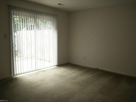 5th image of 14573 Old Courthouse Way Unit B