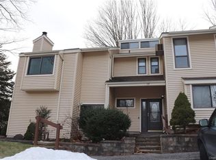 10 Woodland Trl, Carmel, NY 10512