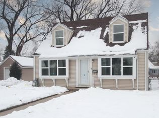 521 Miller Dr, Elgin, IL 60123