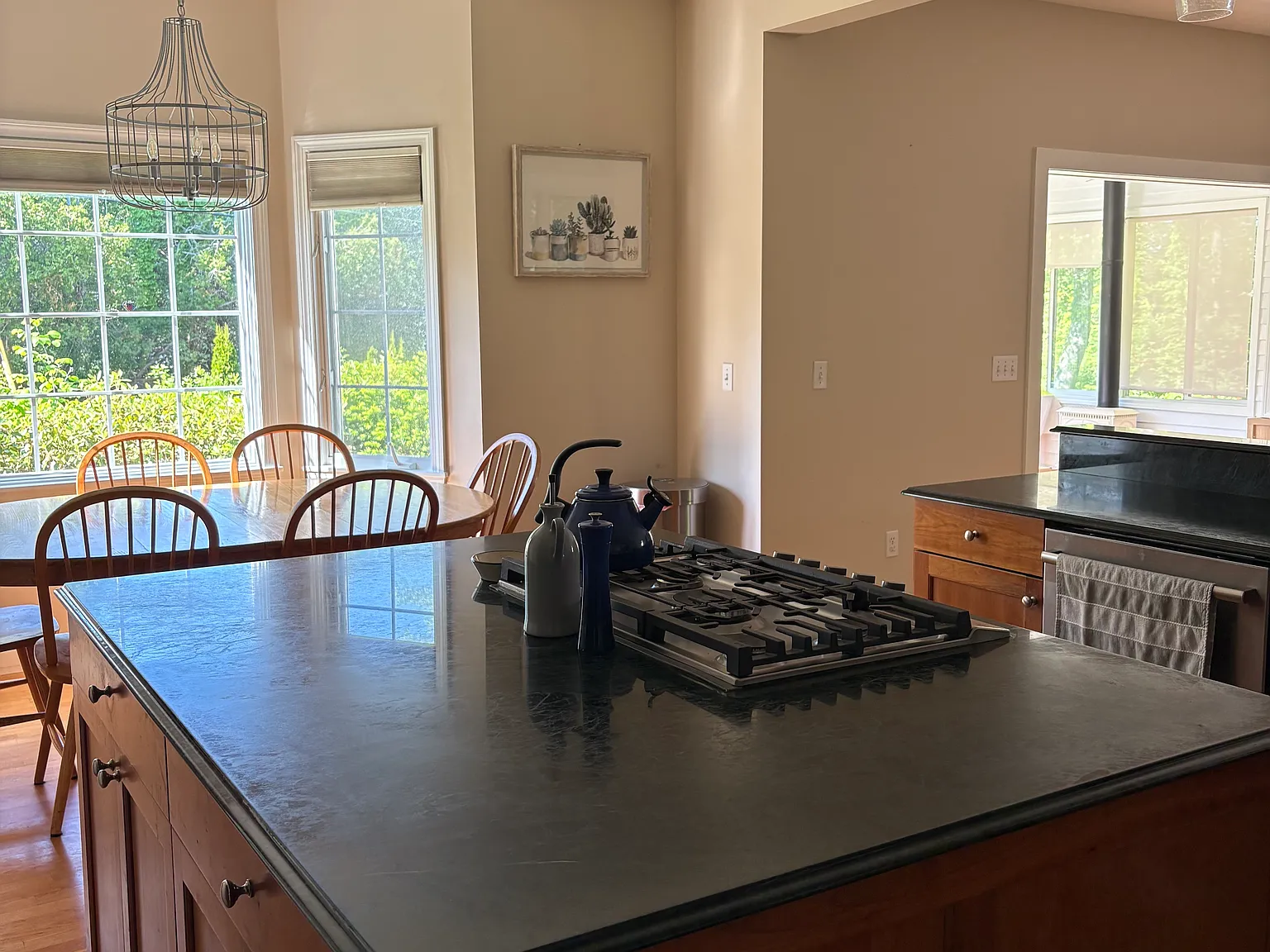 5 bed, 4670 sqft, $6,500 — Photo 3