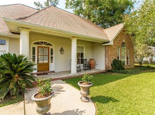 32 Pine Ln, Hammond, LA 70401