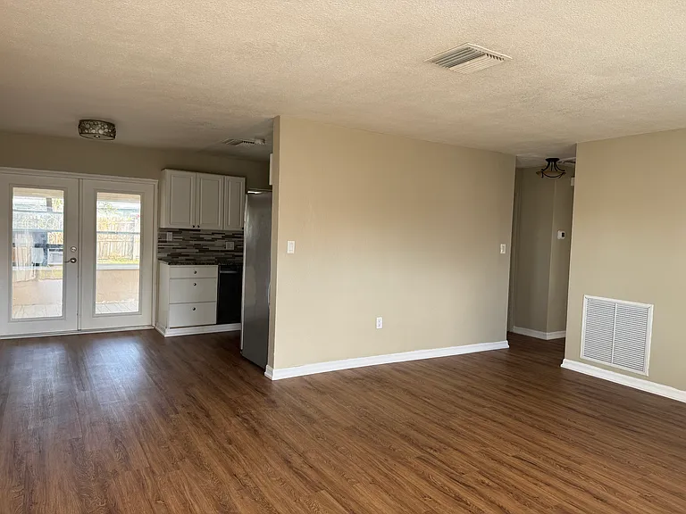 521 Frandor Pl — Photo 11