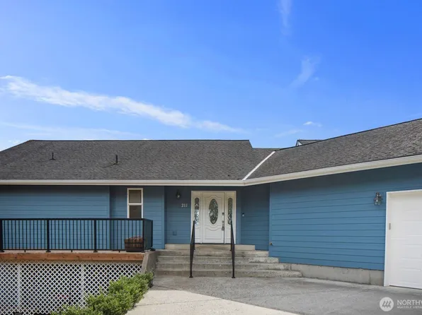 211 Basswood Drive, Silverlake, WA 98645