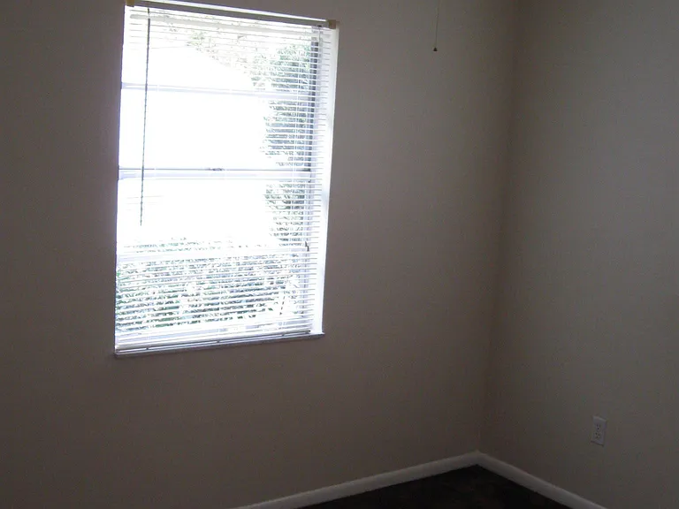 327 Trout Lake Ct — Photo 5