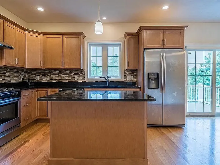 32 Empire Dr — Photo 16