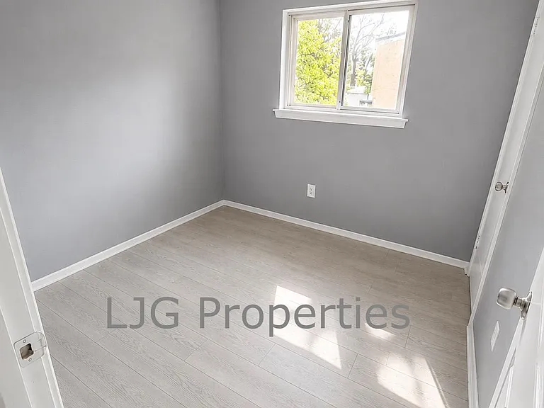 1835 Glen Ave — Photo 5