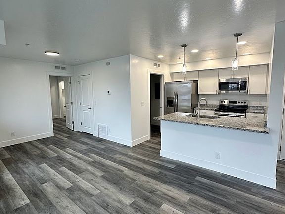5th image of 1575 S Clear Creek Dr #6