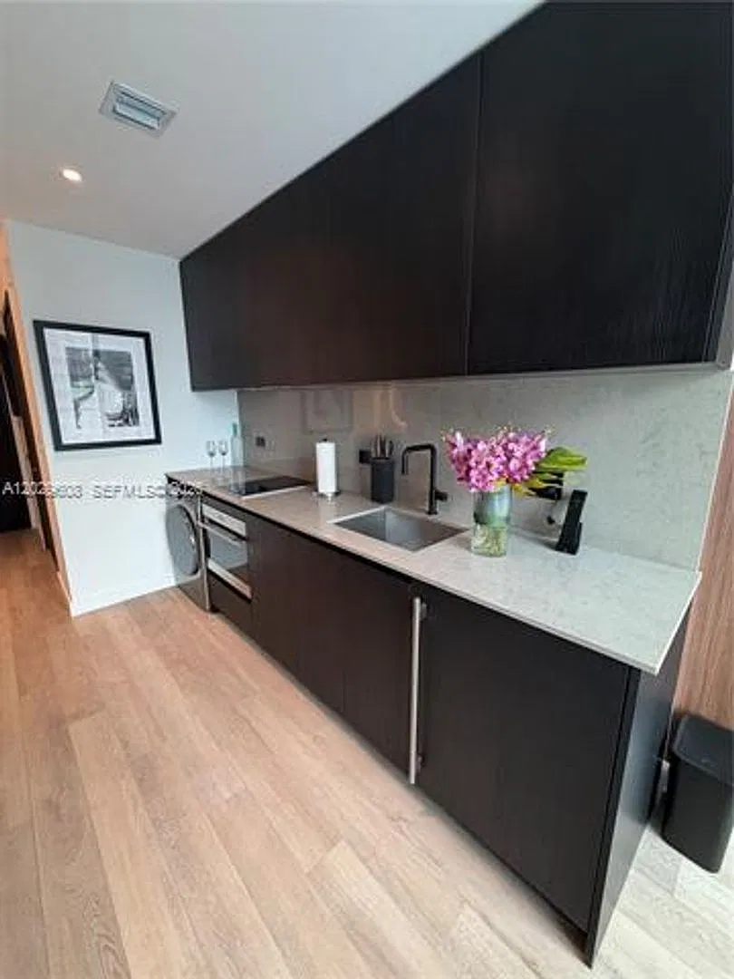 20 NE 11th St cu-3306B, Miami, FL 33132 — Photo 1
