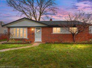 26184 Tawas St, Madison Heights, MI