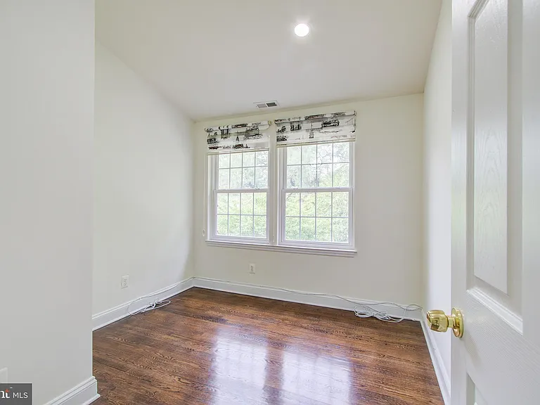 9203 Cedarcrest Dr — Photo 29