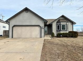 5228 S Washington Ave, Wichita, KS 67216