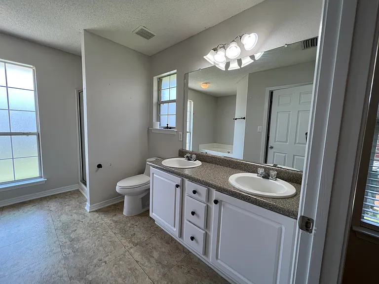 154 Cypress Ln — Photo 12