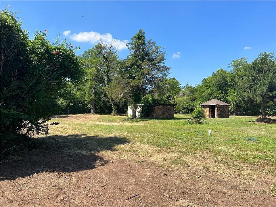 2nd image of 3730 NE 36th St