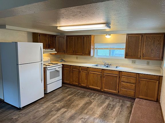 4th image of 828 7th St #A7a0a1d8d