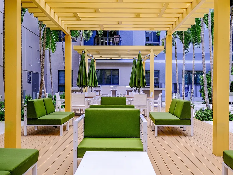 Berkshire Coral Gables — Photo 9