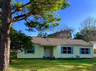 261 Laurel St, Lake Jackson, TX 77566