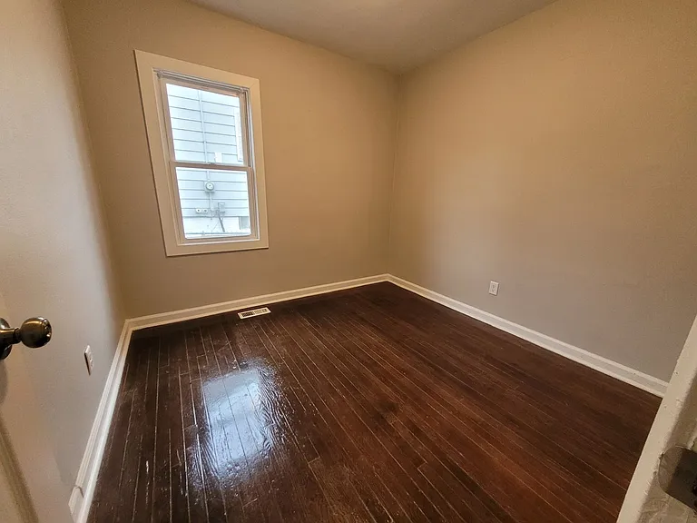 2237 S Union St — Photo 15