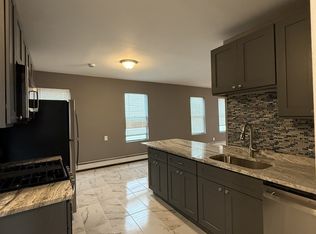 69 Hollis St #2, Worcester, MA 01610